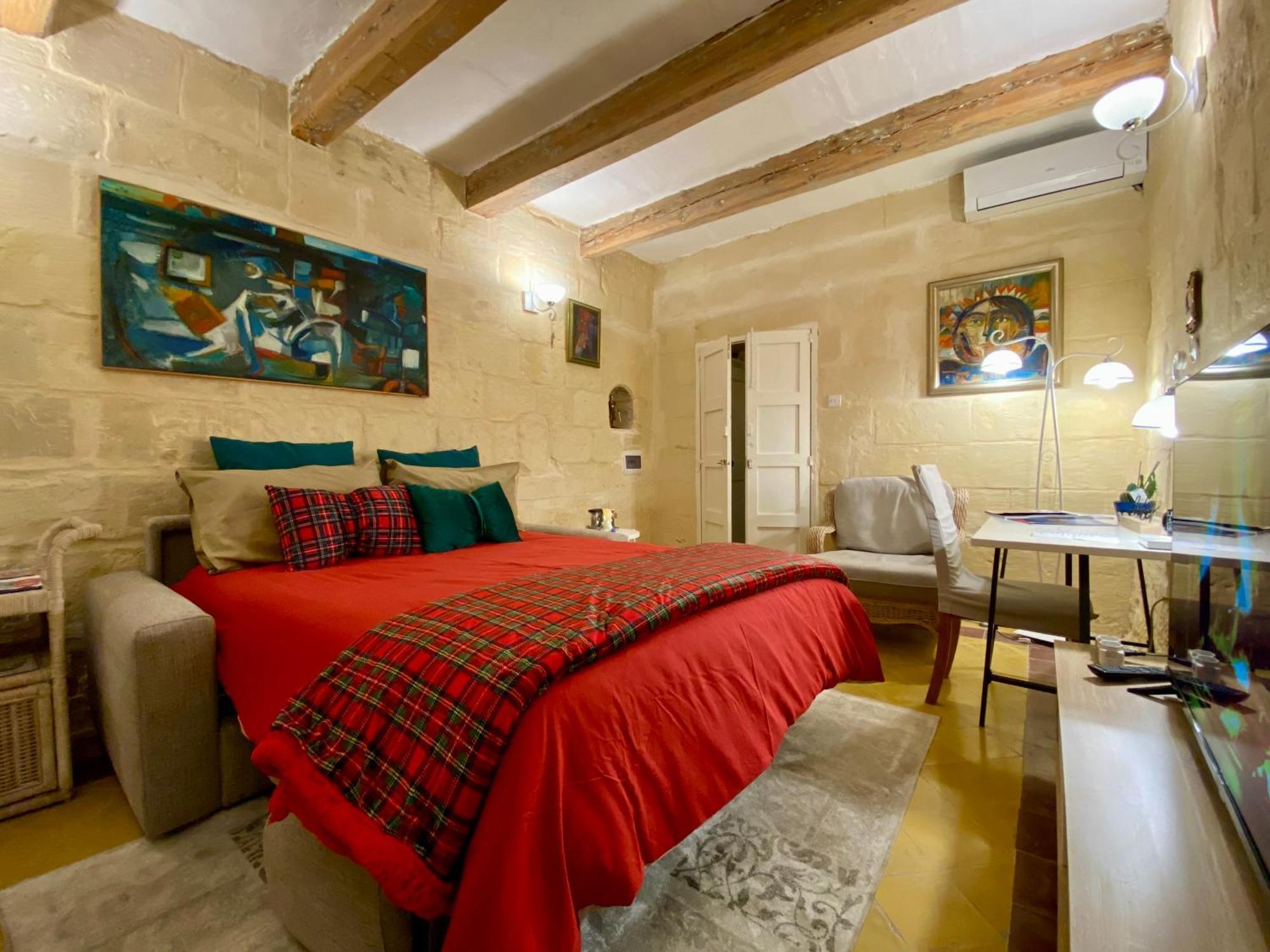The Knight - Heritage & Art Home At Birgu Square Exterior photo