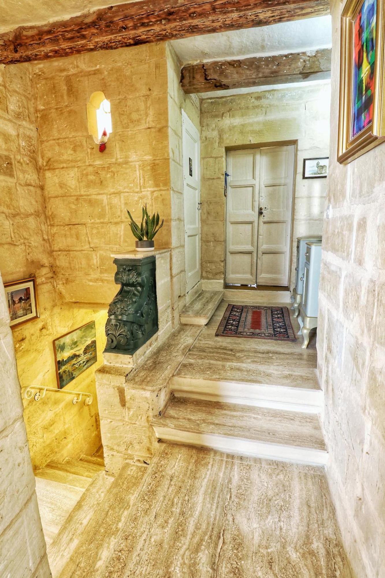 The Knight - Heritage & Art Home At Birgu Square Exterior photo