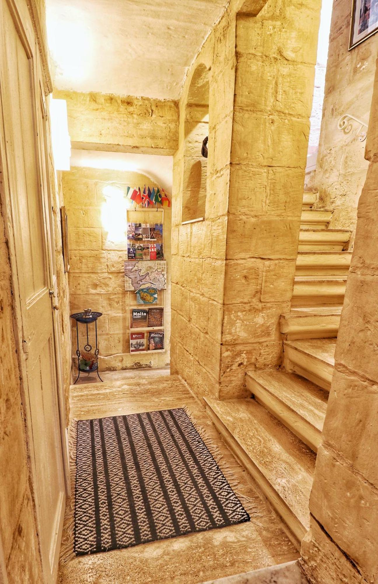 The Knight - Heritage & Art Home At Birgu Square Exterior photo
