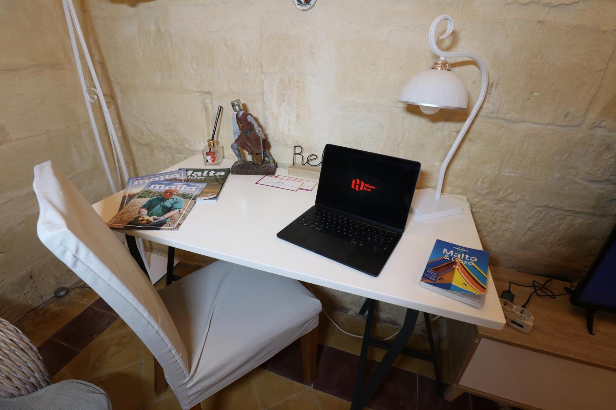 The Knight - Heritage & Art Home At Birgu Square Exterior photo